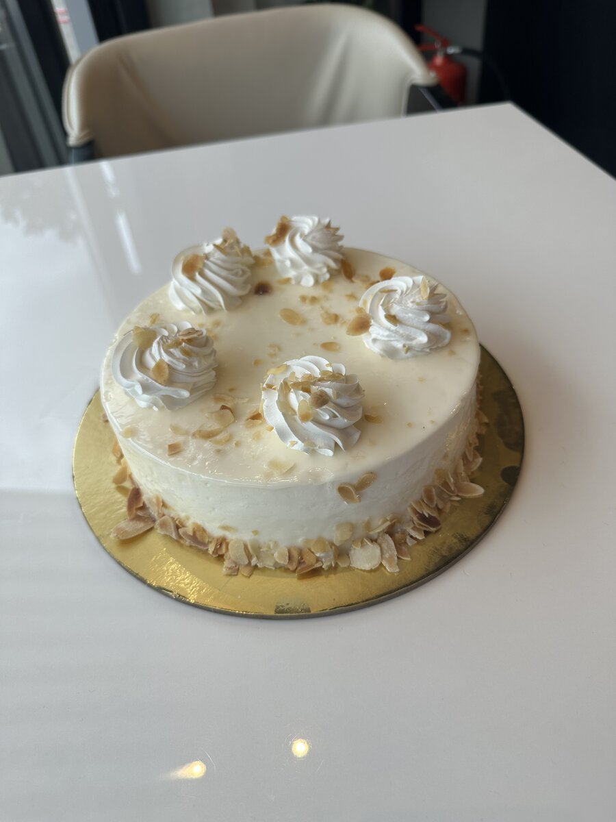 Almond Cream Cake