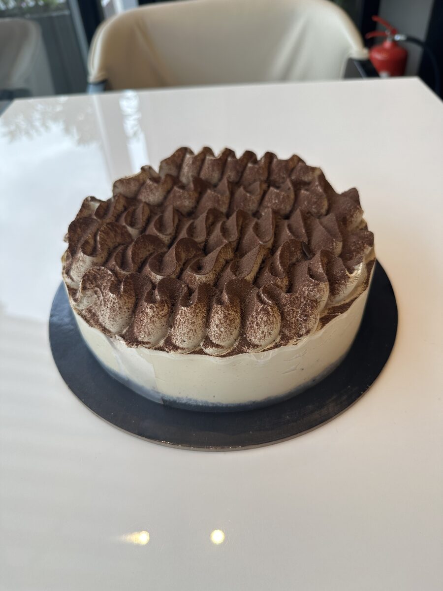 Tiramisu Cake
